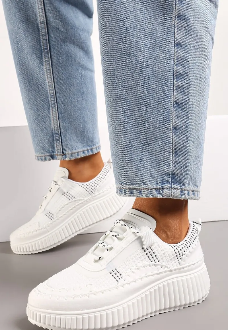 Białe Casualowe Sneakersy z Wiązaniem na Wzorzystej Grubej Podeszwie Aniata