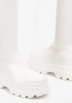 Białe Caualowe Kozaki w Stylu Muszkieterek na Platformie Leniefra