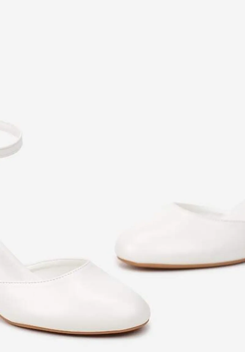 Białe Czółenka na Obcasie Zapinane na Pasek z Klamerką Vitalia