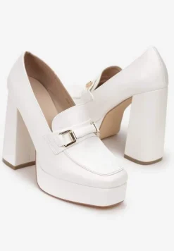 Białe Czółenka na Platformie i Słupku z Ozdobną Klamerką Idonora