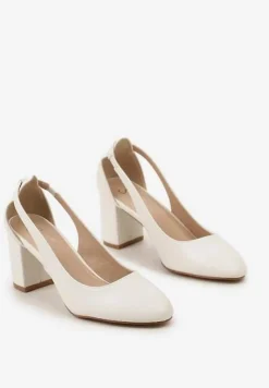 Białe Czółenka na Słupku Ozdobione Wycięciami Po Bokach Darisol