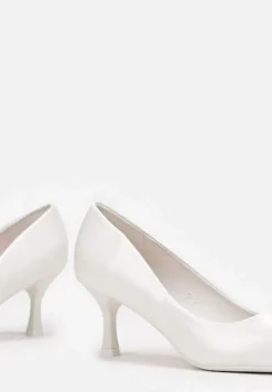 Białe Czółenka ze Szpiczastym Noskiem na Niskiej Szpilce Maribelle