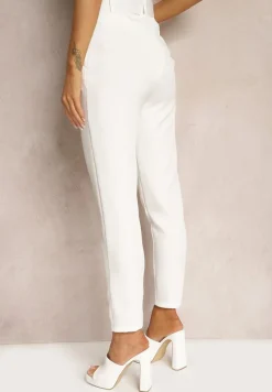 Białe Dopasowane Spodnie Garniturowe High Waist z Paskiem w Talii Ozdobionym Klamrą Binah