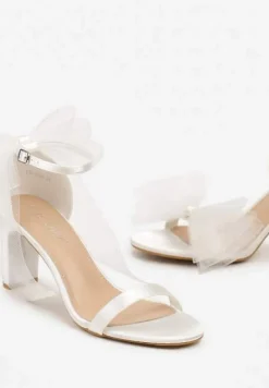 Białe Eleganckie Sandały na Słupku Wykończone Kokardą z Tiulu Norivia