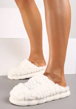 Białe Futerkowe Kapcie na Grubej Tłoczonej Podeszwie Naritevia