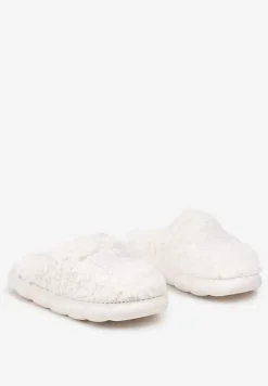 Białe Futerkowe Kapcie na Grubej Tłoczonej Podeszwie Naritevia