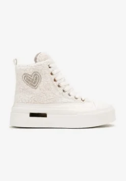 Białe Futerkowe Trampki na Platformie z Ozdobną Naszywką w Kształcie Serca Aelinna