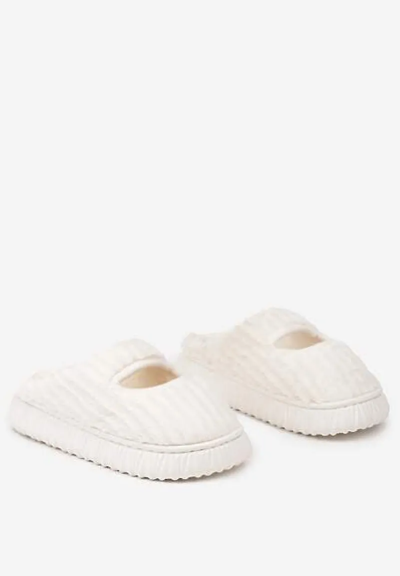 Białe Kapcie Pluszowe z Wycięciem na Nosku Tamiviela
