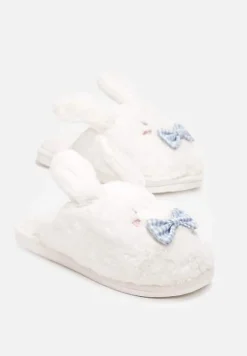 Białe Kapcie ze Sztucznego Futerka i Króliczymi Uszami i Kokardą Temiha