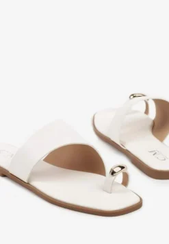 Białe Klapki Japonki Zdobione Elegancką Aplikacją Reanelora