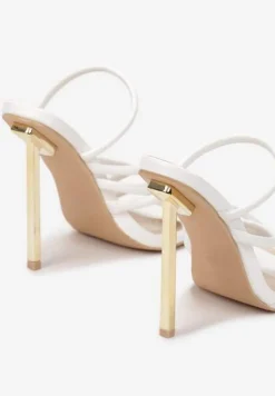 Białe Klapki Klymoreia