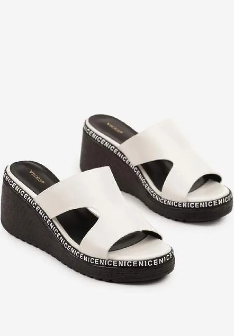 Białe Klapki na Koturnie Vices Ozdobione Napisami Linaretia