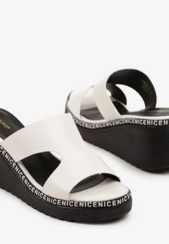 Białe Klapki na Koturnie Vices Ozdobione Napisami Linaretia