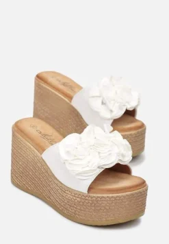 Białe Klapki na Koturnie ze Sznurkiem i Szerokim Paskiem z Aplikacją z Kwiatków Adavana