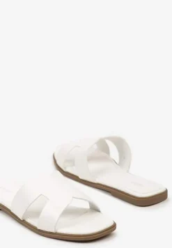 Białe Klapki na Płaskiej Podeszwie Ozdobione Metalicznymi Paskami i Kwadratowym Noskiem Sonivia