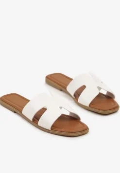 Białe Klapki na Płaskiej Podeszwie w Klasycznym Stylu z Wycięciami Filinda