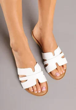 Białe Klapki Ozdobione Geometryczną Cholewką Natiane
