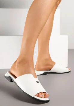 Białe Klapki Vices z Ozdobą i Geometryczną Cholewką Tilavira