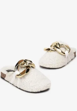 Białe Klapki z Ozdobnym Łańcuchem Dewerli