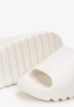 Białe Klapki z Pianki z Odkrytym Noskiem Birea