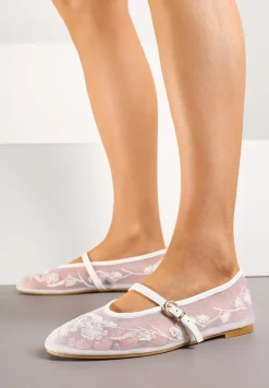 Białe Koronkowe Balerinki w Stylu Mary Jane z Haftowanej Siateczki Tilaverra