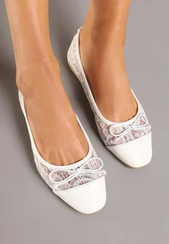 Białe Koronkowe Balerinki Vices z Ozdobną Kokardką Desanelis