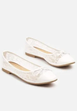 Białe Koronkowe Balerinki Vices z Ozdobną Kokardką Desanelis