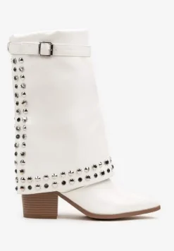 Białe Kozaki Kowbojki na Słupku Ozdobione Klamrą Ćwiekami i Wywiniętą Cholewką Izavira