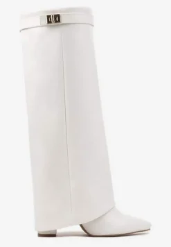 Białe Kozaki z Szeroką Cholewką i Szpiczastym Noskiem Sumehra