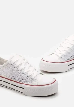 Białe Krótkie Trampki z Ażurowego Materiału Bremavia