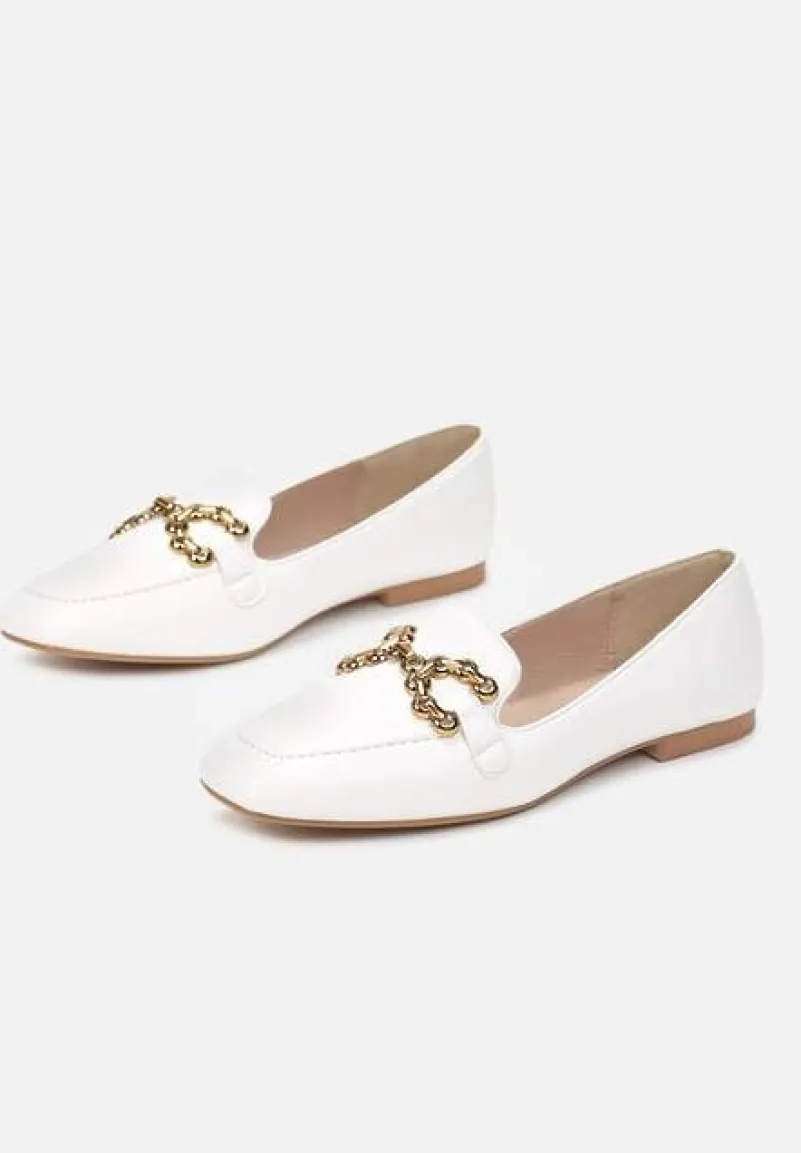 Białe Mokasyny Chrysaia