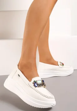 Białe Mokasyny na Grubej Podeszwie z Błyszczącymi Aplikacjami Quinnmarie