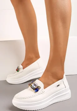 Białe Mokasyny na Grubej Podeszwie z Błyszczącymi Aplikacjami Quinnmarie