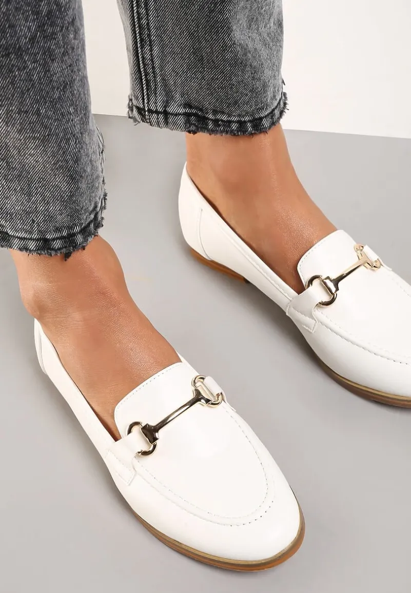 Białe Mokasyny Sakina