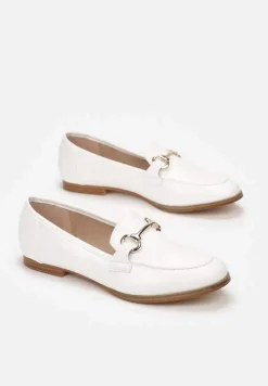Białe Mokasyny Sakina