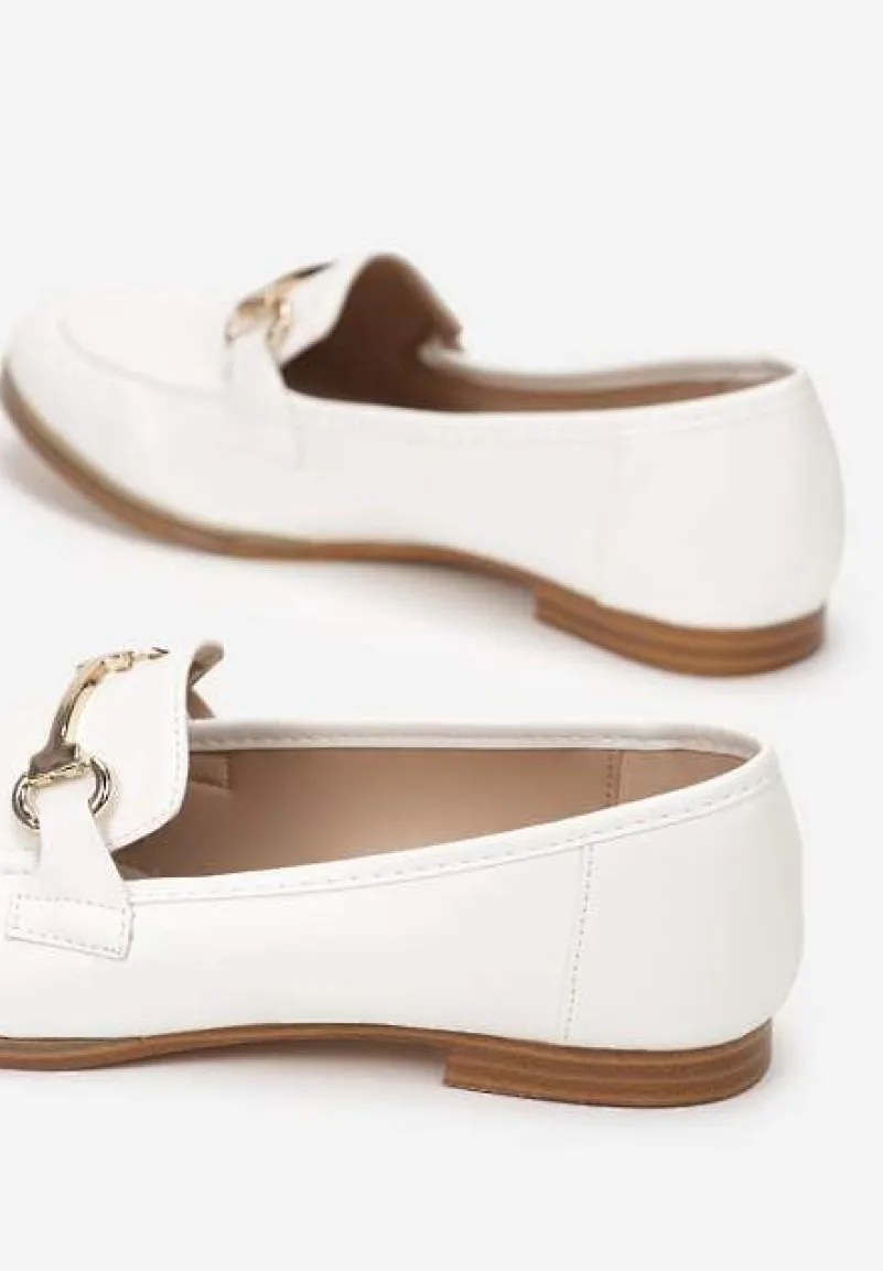 Białe Mokasyny Sakina