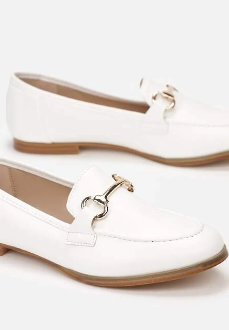 Białe Mokasyny Sakina