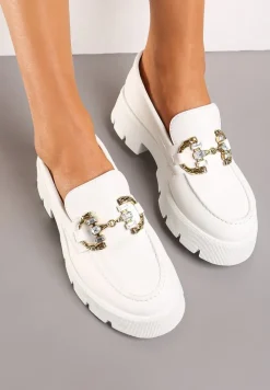 Białe Mokasyny z Grubą Podeszwą w Kolorze Cholewki z Klamrą Rosarose