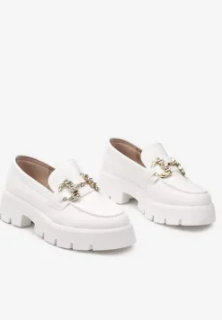 Białe Mokasyny z Grubą Podeszwą w Kolorze Cholewki z Klamrą Rosarose