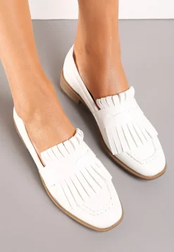 Białe Mokasyny z Kwadratowym Noskiem i Frędzlami Tarnissa