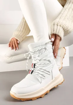 Białe Śniegowce na Niskiej Platformie z Ozdobnie Sznurowaną Cholewką Zinneitha