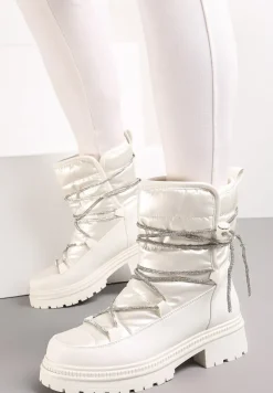 Białe Śniegowce na Platformie z Wiązaniem w Cyrkonie Brelara