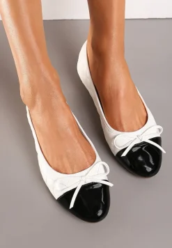 Białe Płaskie Balerinki z Imitacji Skóry Ozdobione Kokardką Detesa