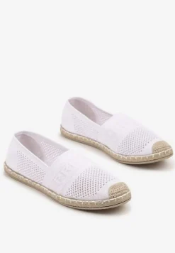 Białe Płaskie Espadryle z Ozdobną Perforacją Weorlisa