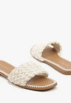 Białe Płaskie Klapki Ozdobione Koralikami Soralia