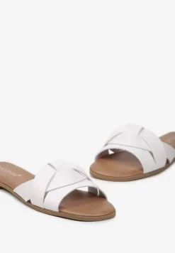 Białe Płaskie Klapki z Modnie Przeplatanym Paskiem Xleana