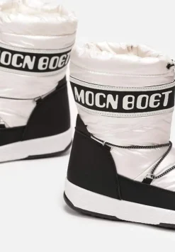 Białe Płaskie Śniegowce Mocno Ocieplone ze Sztucznym Futerkiem Ozdobione Taśmą i Napisem oraz Troczkiem Arenu