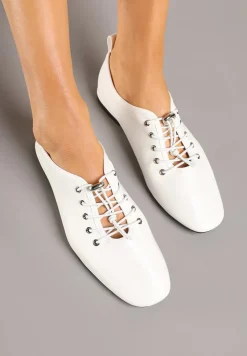 Białe Półbuty ze Sznurowaniem ze Stoperem Julirine