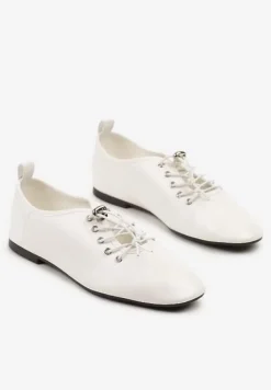 Białe Półbuty ze Sznurowaniem ze Stoperem Julirine