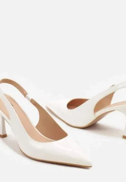 Białe Sandały na Obcasie ze Szpiczastym Noskiem i Paskiem przy Pięcie Deovienne